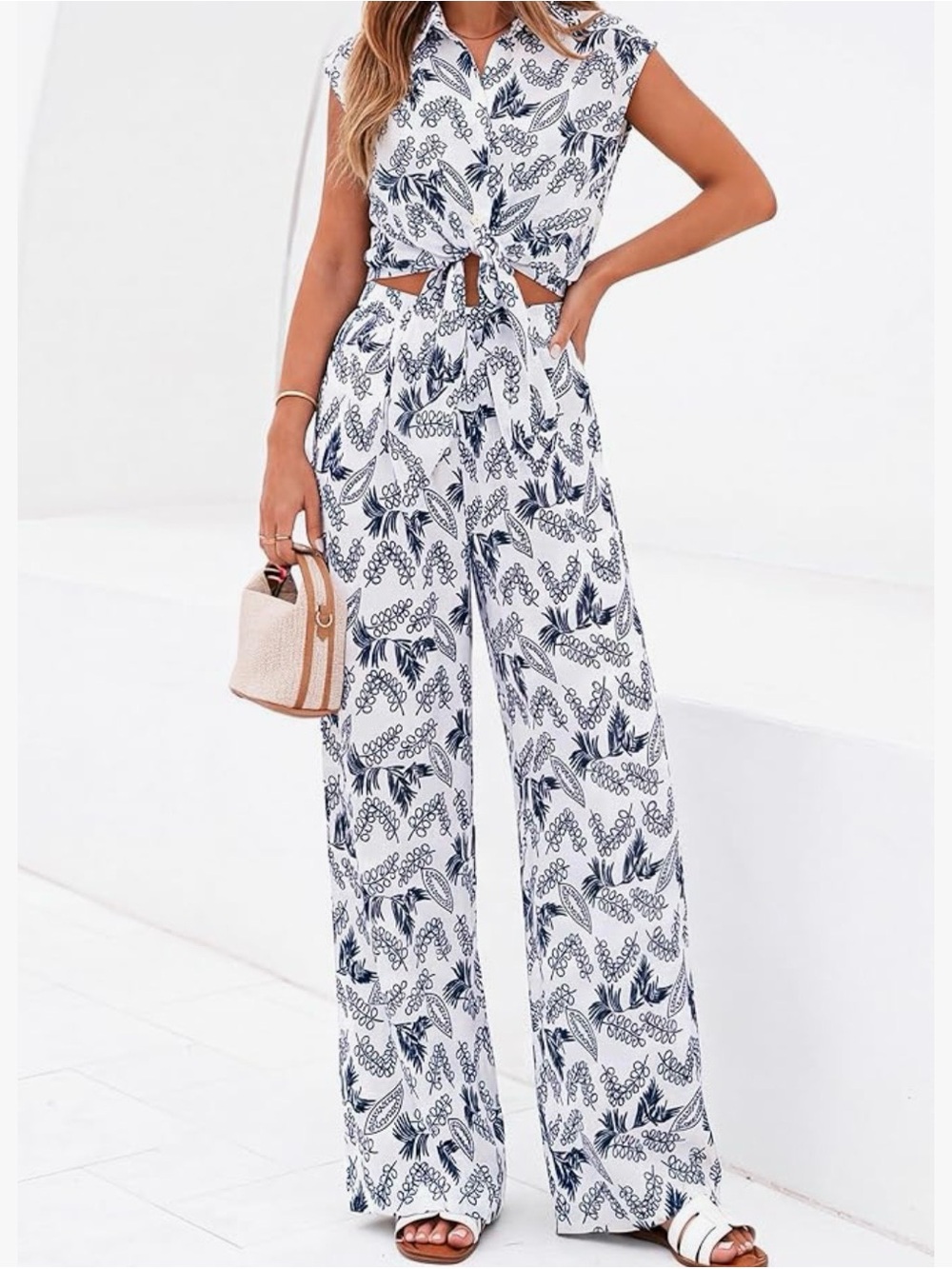 Pretty Garden Wide-Leg Printed two piece set in White & Navy BRAND NEW WITH TAGS